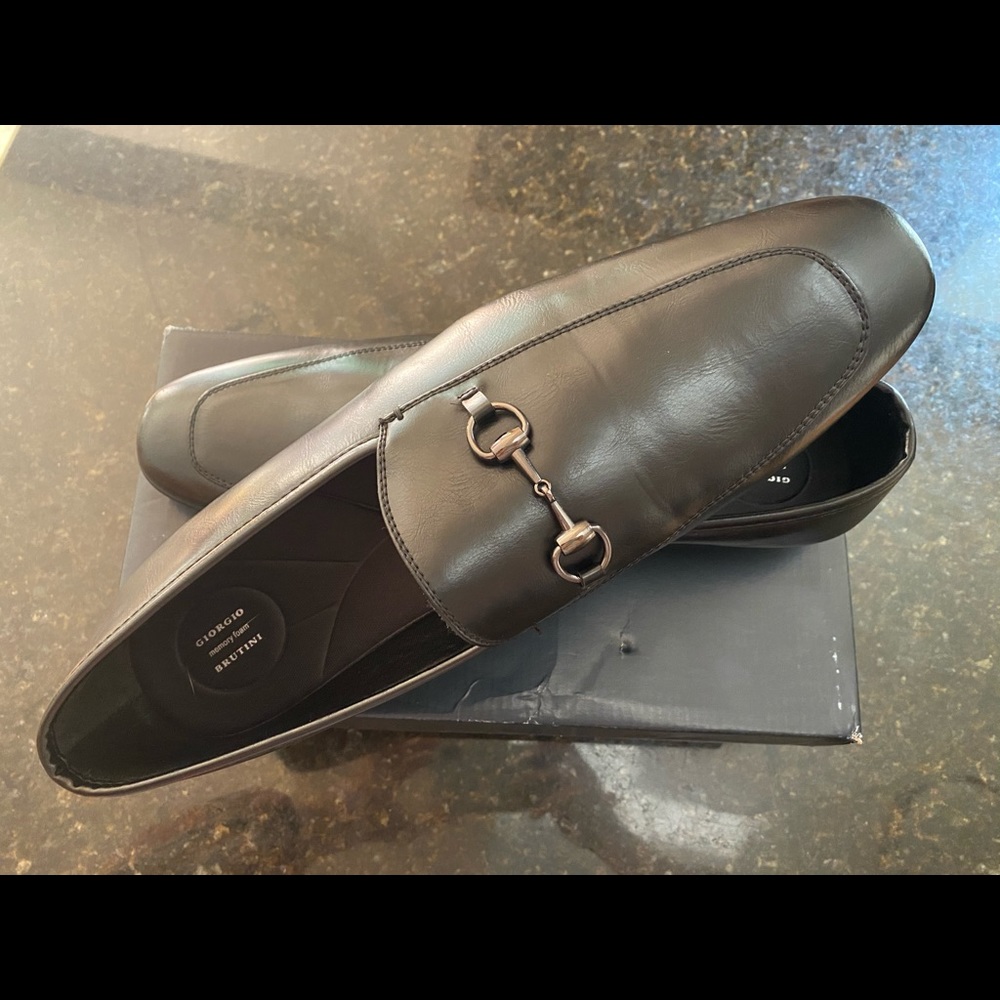 Never worn Giorgio Brutini Loafer